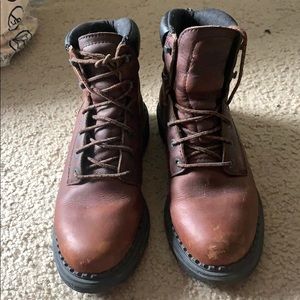 Red wing boots (women)